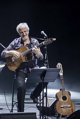 Pierre Bluteau, guitariste, tierra del Sur, chanteur