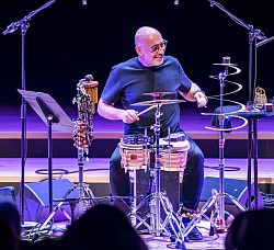 Sébastien Fauqué,Tierra del sur, percussionniste