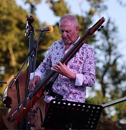 Patrick Vassort, Tierra del Sur, contrebassiste