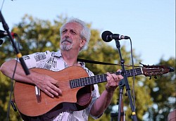 Pierre Bluteau, Tierra del Sur, guitariste