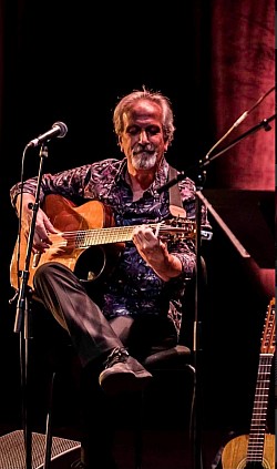 Pierre Bluteau, Tierra del Sur, guitare